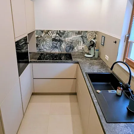 Familienfreundliche Mit Terrasse Und Garten Apartment *