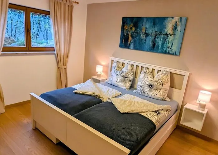 شقة Familienfreundliche Mit Terrasse Und Garten لانغناو