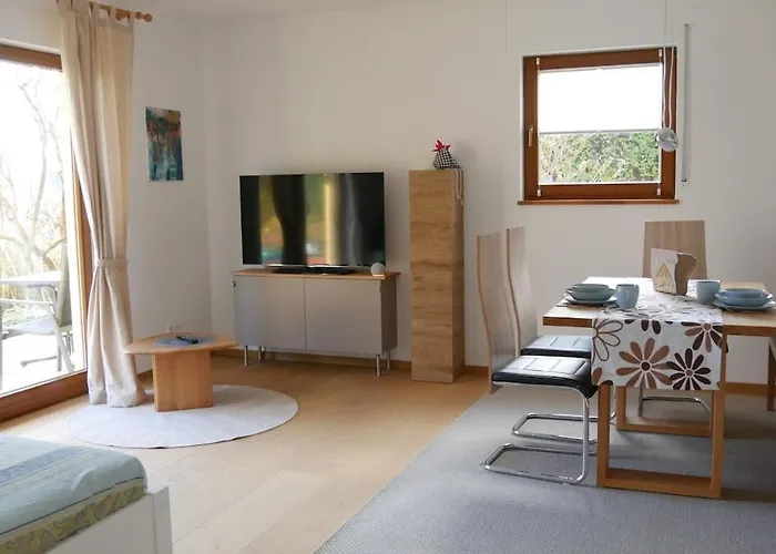 Familienfreundliche Mit Terrasse Und Garten *