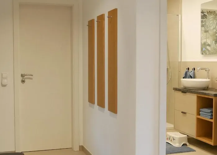 شقة Familienfreundliche Mit Terrasse Und Garten لانغناو